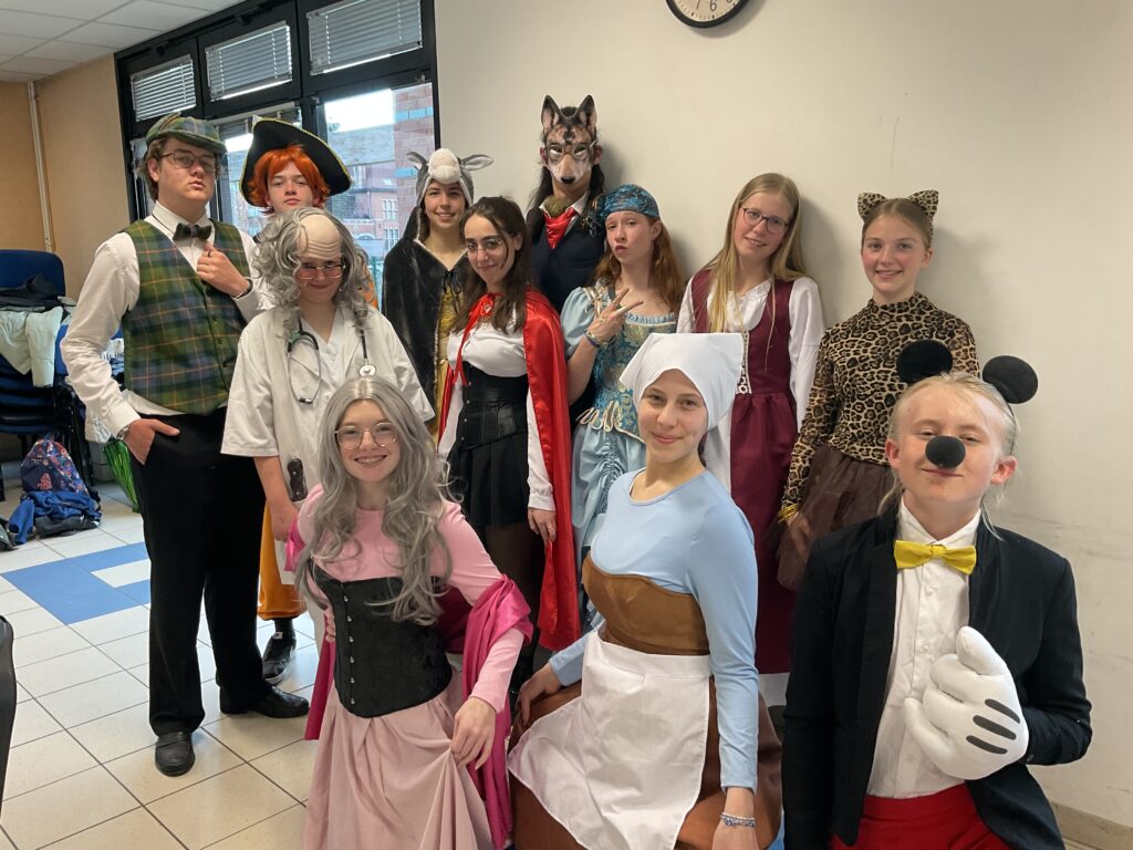 Costumes juin 2025
